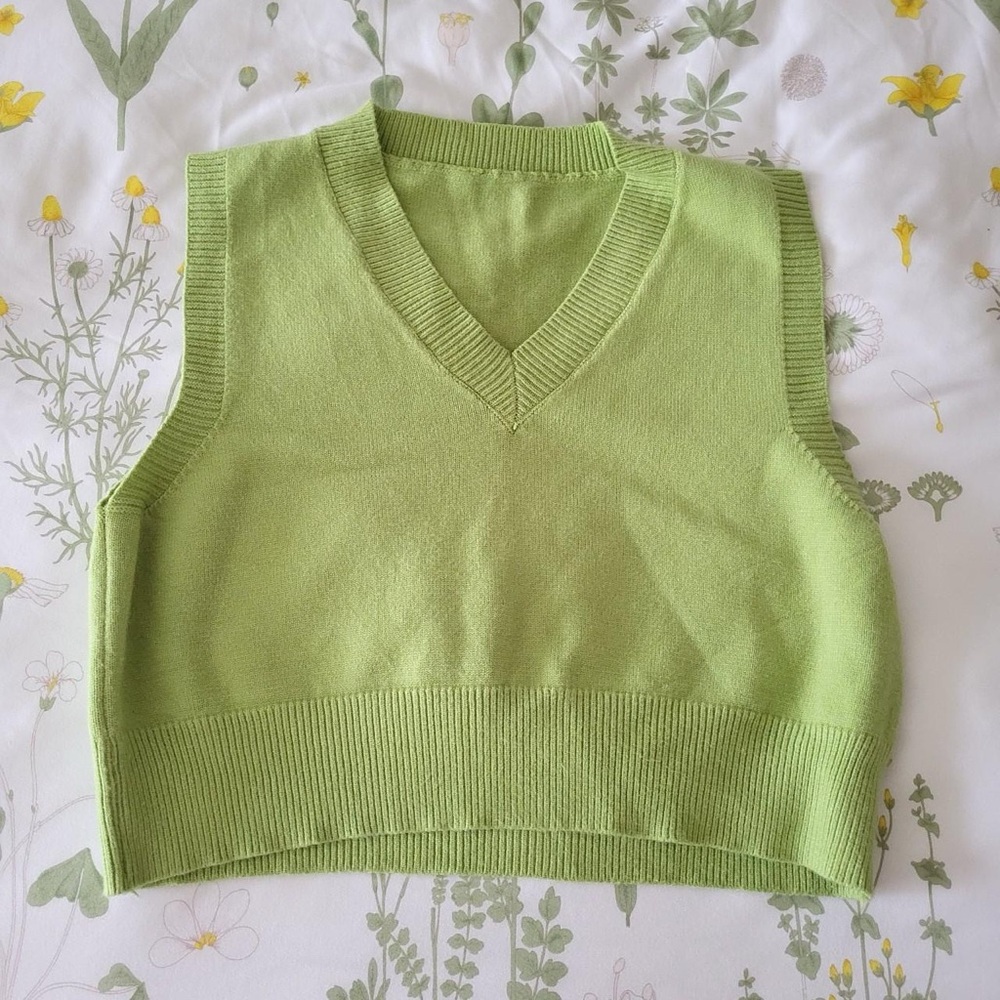 light green crop knit sweater vest